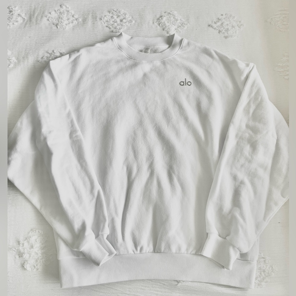 ALO Yoga Women's Classic White Crew Neck Sweater